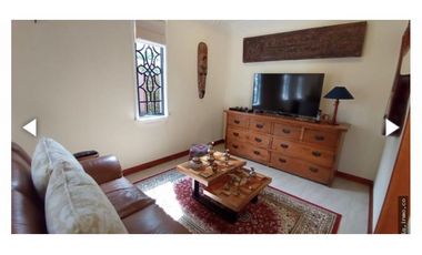 SE VENDE HERMOSA CASA - PINARES