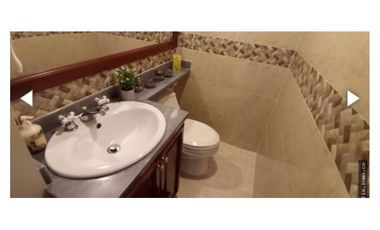 SE VENDE HERMOSA CASA - PINARES