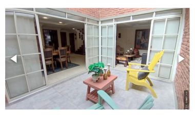 SE VENDE HERMOSA CASA - PINARES