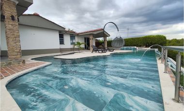 Casa Campestre, Elegancia y Naturaleza en Cerritos