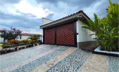 Casa Campestre, Elegancia y Naturaleza en Cerritos