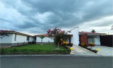 Casa Campestre, Elegancia y Naturaleza en Cerritos