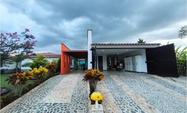 Casa Campestre, Elegancia y Naturaleza en Cerritos