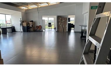 SE VENDE !! ESPECTACULAR BODEGA EN SIBERIA – 1.573 m²