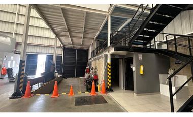 SE VENDE !! ESPECTACULAR BODEGA EN SIBERIA – 1.573 m²