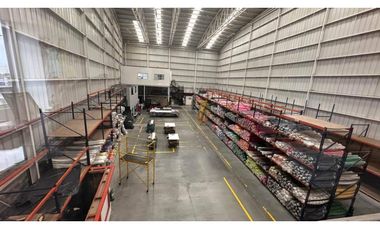 SE VENDE !! ESPECTACULAR BODEGA EN SIBERIA – 1.573 m²