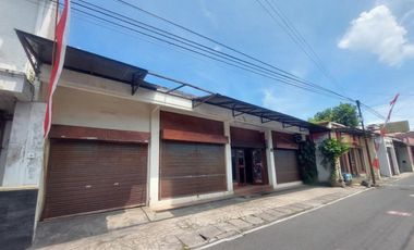 Ruang Usaha Luas dan Strategis di Kampung  Batik Laweyan Solo