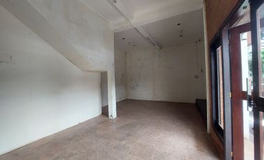 Ruang Usaha Luas dan Strategis di Kampung  Batik Laweyan Solo