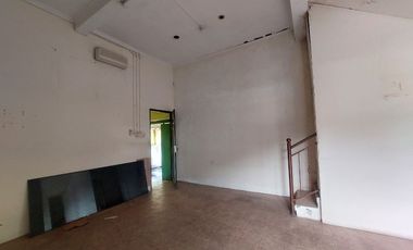 Ruang Usaha Luas dan Strategis di Kampung  Batik Laweyan Solo