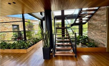 CASA CAMPESTRE EN ARRIENDO. ALTO DEL ESCOBERO
