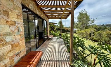 CASA CAMPESTRE EN ARRIENDO. ALTO DEL ESCOBERO
