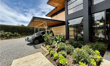 CASA CAMPESTRE EN ARRIENDO. ALTO DEL ESCOBERO