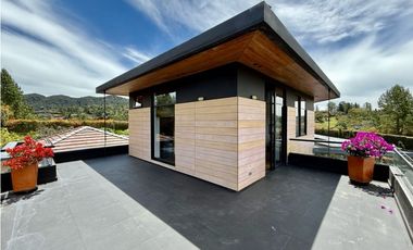 CASA CAMPESTRE EN ARRIENDO. ALTO DEL ESCOBERO