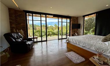 CASA CAMPESTRE EN ARRIENDO. ALTO DEL ESCOBERO
