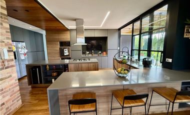 CASA CAMPESTRE EN ARRIENDO. ALTO DEL ESCOBERO