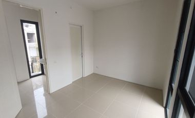 Disewakan Rumah Amesta living gunung anyar ada AC