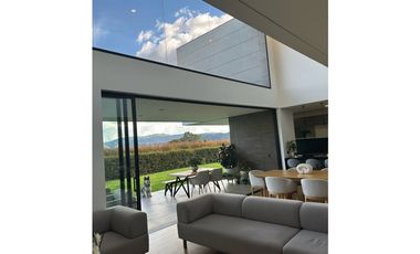 Venta de casa de en el alto de palmas