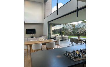 Venta de casa de en el alto de palmas