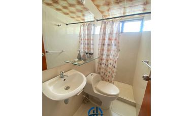 SE VENDE CASA EN EL BARRIO JARDN