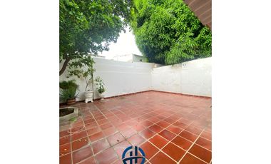 SE VENDE CASA EN EL BARRIO JARDN