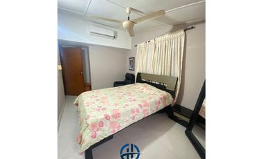 SE VENDE CASA EN EL BARRIO JARDN