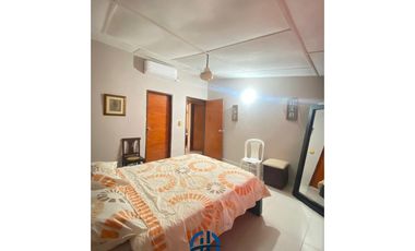 SE VENDE CASA EN EL BARRIO JARDN