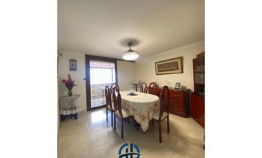 SE VENDE CASA EN EL BARRIO JARDN