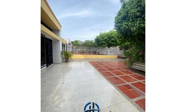 SE VENDE CASA EN EL BARRIO JARDN