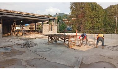 LOCALES EN RENTA EN PLAZA COMERCIAL