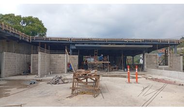 LOCALES EN RENTA EN PLAZA COMERCIAL