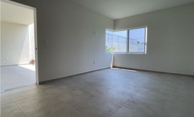 EN RENTA CASA SOLA NUEVA  MODERNA  CON ALBERCA Y VIGILANCIA  BURGOS