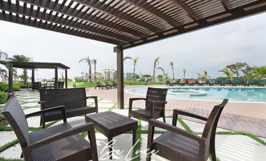 VENTA DE APARTAMENTO DE PLAYA AMOBLADO EN CASAMAR, PH PERLAMAR (P)