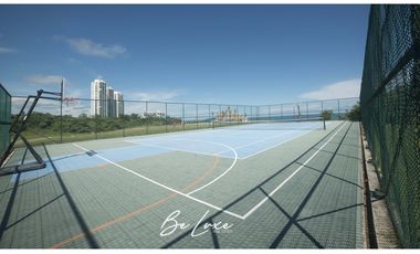 VENTA DE APARTAMENTO DE PLAYA AMOBLADO EN CASAMAR, PH PERLAMAR (P)