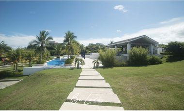 VENTA DE APARTAMENTO DE PLAYA AMOBLADO EN CASA MAR, PH PERLAMAR (P)