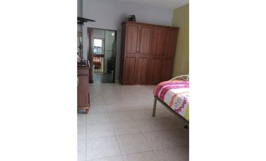 VENTA CASA COMERCIAL Y LOCAL EN PARQUE LEFEVRE EXCELENTE ZONA