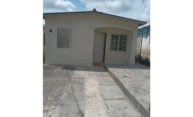 VENDO CASA EN LA CHORRERA RESIDENCIAL LOS FLAMINGOS