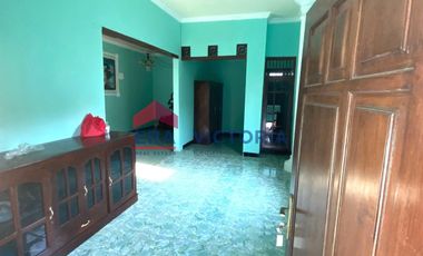 Jual Rumah Dengan Halaman Belakang Luas Full Furnished di Prambon