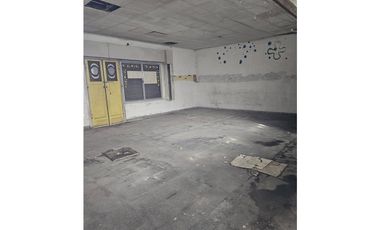 VENTA Casa 3 ambientes, garaje más local.