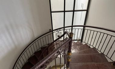 Rumah Mewah Manahan Banjarsari Lingkungan Elite Akses Lebar