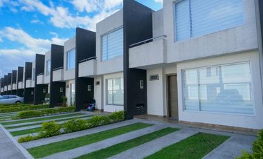 Venta Casa 3 dormitorios   2 parqueos. Armenia 1. Cerca al colegio Liceo Naval. Crédito VIP. SC