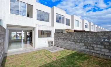 Venta Casa 3 dormitorios   2 parqueos. Armenia 1. Cerca al colegio Liceo Naval. Crédito VIP. SC