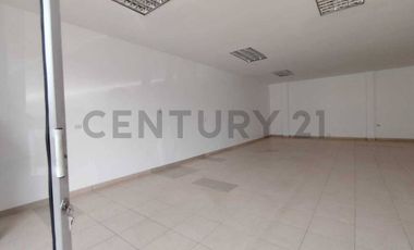 ALQUILO LOCAL COMERCIAL EN CENTRO COMERCIAL AL SUR/OESTE DE GUAYAQUIL