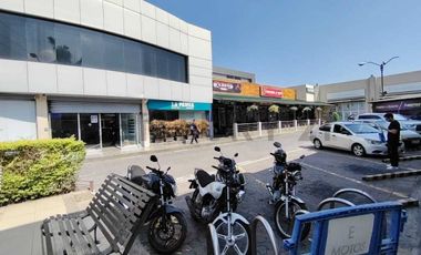 ALQUILO LOCAL COMERCIAL EN CENTRO COMERCIAL AL SUR/OESTE DE GUAYAQUIL