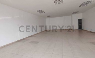ALQUILO LOCAL COMERCIAL EN CENTRO COMERCIAL AL SUR/OESTE DE GUAYAQUIL