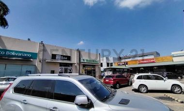 ALQUILO LOCAL COMERCIAL EN CENTRO COMERCIAL AL SUR/OESTE DE GUAYAQUIL