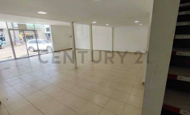 ALQUILO LOCAL COMERCIAL EN CENTRO COMERCIAL AL SUR/OESTE DE GUAYAQUIL