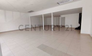 ALQUILO LOCAL COMERCIAL EN CENTRO COMERCIAL AL SUR/OESTE DE GUAYAQUIL