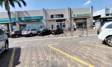 ALQUILO LOCAL COMERCIAL EN CENTRO COMERCIAL AL SUR/OESTE DE GUAYAQUIL