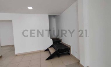 ALQUILO LOCAL COMERCIAL EN CENTRO COMERCIAL AL SUR/OESTE DE GUAYAQUIL