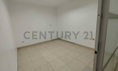 ALQUILO LOCAL COMERCIAL EN CENTRO COMERCIAL AL SUR/OESTE DE GUAYAQUIL